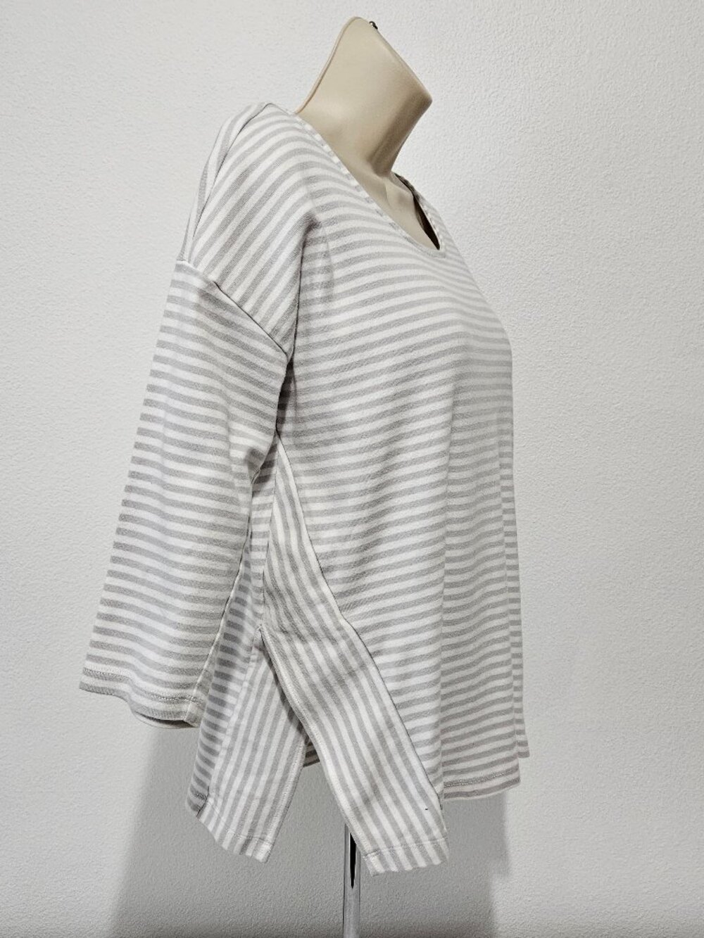 Chico's 3/4 Sleeve Striped Ultimate Tee | Chico's Size 1, US Size Medium - Picture 4 of 9